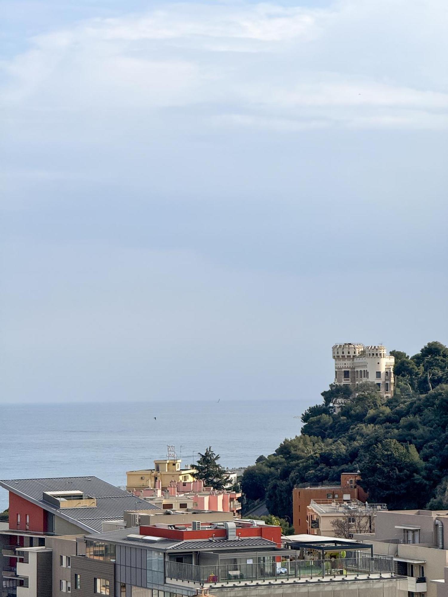 Coquet Appartement Avec Le Terrasse Sur Le Mer Roquebrune-Cap-Martin Bagian luar foto